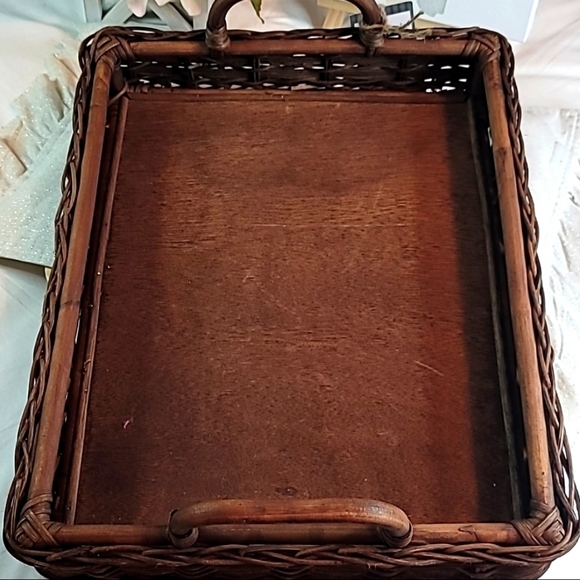 *Threshold designed w/ Studio McGee handcrafted 17"L x 14 1/4" W x 5 3/4" H tray - Picture 12 of 12